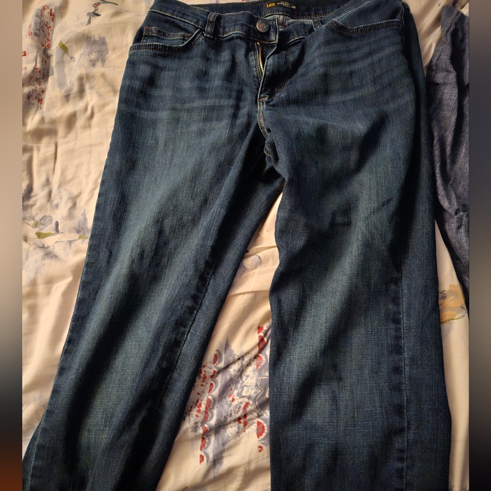 Women's Size 4 Lees